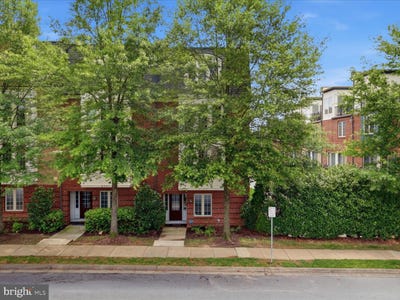 /international/us/3153-blue-barn-way-fairfax-va-110109133977/