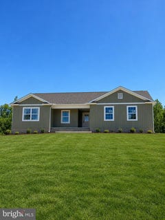 /international/us/10918-deerwood-drive-mercersburg-pa-110119485720/