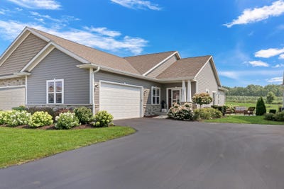 /international/us/6599-105th-st-pleasant-prairie-wi-110101362861/