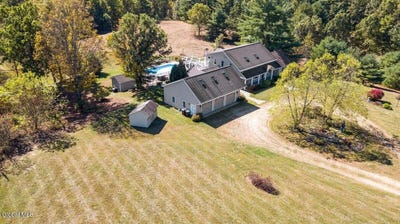 /international/us/262-binninger-road-shushan-ny-110102829076/