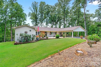 /international/us/146-cobblestone-drive-marion-nc-110109986231/