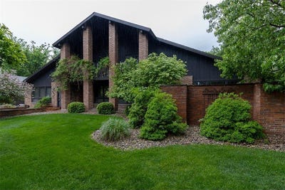 /international/us/710-summit-avenue-new-ulm-mn-110108168287/