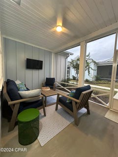 /international/us/8501-dreams-float-court-panama-city-beach-fl-110100388801/