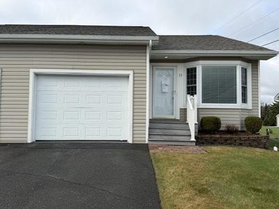 /international/us/303-19th-avenue-madawaska-me-110108538787/