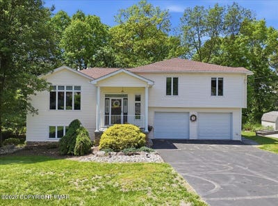 /international/us/240-oxford-circle-stroudsburg-pa-110108532965/