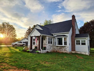 /international/us/2021-coles-knob-road-check-va-110106949745/