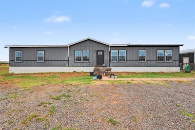 /international/us/9908-n-1990-road-hammon-ok-110108226572/