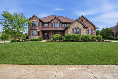 /international/us/8743-stone-creek-boulevard-frankfort-il-110108576262/