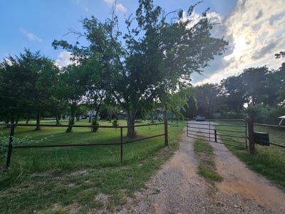 /international/us/138-county-road-4876-newark-tx-110110065125/