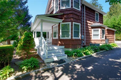 /international/us/193-woodbury-road-woodbury-ny-110107820989/