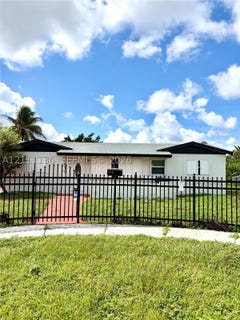 /international/us/2870-nw-205th-st-miami-gardens-fl-110120713899/