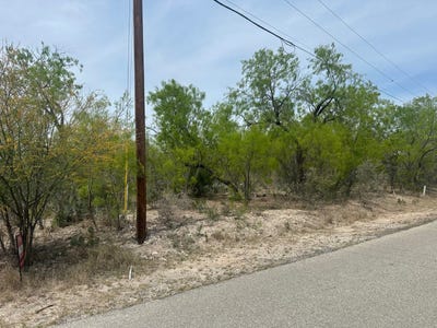 /international/us/0000-fairway-circle-27-j-55-56-57-brackettville-tx-110099240106/