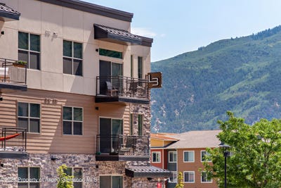 /international/us/253-wulfsohn-road-glenwood-springs-co-110099958336/