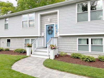 /international/us/15-grove-street-fairhaven-ma-110108390238/