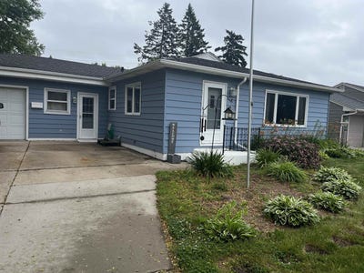 /international/us/1910-w-memorial-drive-janesville-wi-110100325235/