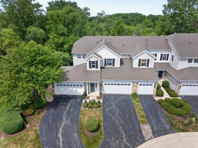 /international/us/4323-blue-iris-court-island-lake-il-110108568690/