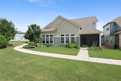 /international/us/121-bolivar-way-san-marcos-tx-110100965394/