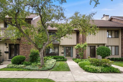 /international/us/21-kyle-court-willowbrook-il-110108345414/