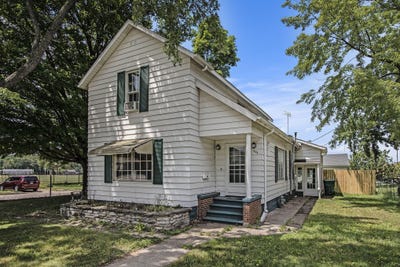 /international/us/624-spruce-street-dowagiac-mi-110100562618/