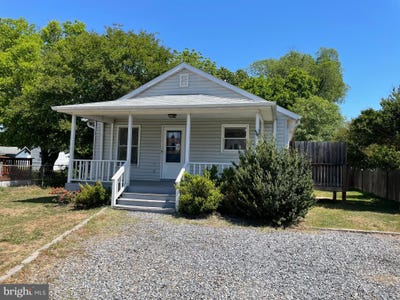 /international/us/209-e-chatham-street-fredericksburg-va-110107848682/