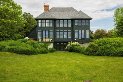 /international/us/1163-thompsons-point-road-charlotte-vt-110108975394/