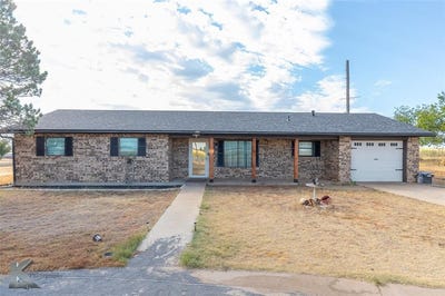/international/us/217-county-road-370-sweetwater-tx-110102852735/