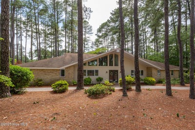 /international/us/3-deer-track-road-jackson-springs-nc-110099885645/