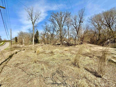 /international/us/1440-burton-st-sioux-city-ia-110098583685/