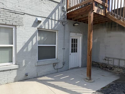 /international/us/138-fulton-street-e-grand-rapids-mi-110107658842/