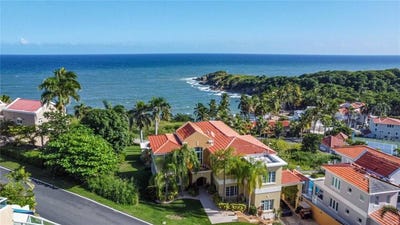 /international/pr/53-shell-castle-humacao-humacao-110106706178/