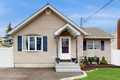 /international/us/148-smith-avenue-islip-ny-110098542315/
