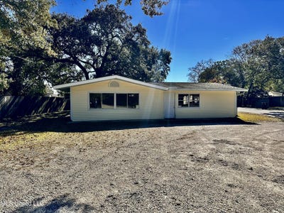 /international/us/415-old-pass-road-long-beach-ms-110104330082/