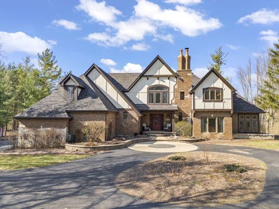 /international/us/8877-kennedy-road-yorkville-il-110107086048/