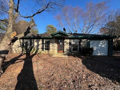 /international/us/122-oak-street-lake-city-ar-110105412313/