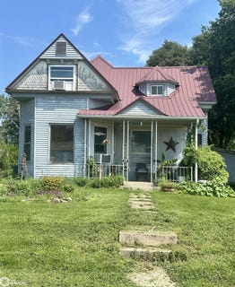 /international/us/209-e-main-street-pulaski-ia-110106169363/