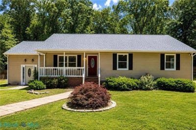/international/us/8253-manor-drive-gloucester-va-110108581310/