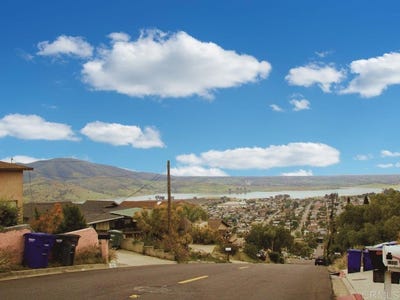 /international/us/1520-ramona-avenue-spring-valley-ca-110099267925/