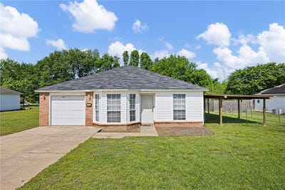 /international/us/403-marberry-street-danville-ar-110107572571/