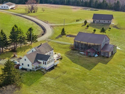 /international/us/61-65-perry-road-columbia-nh-110108490949/