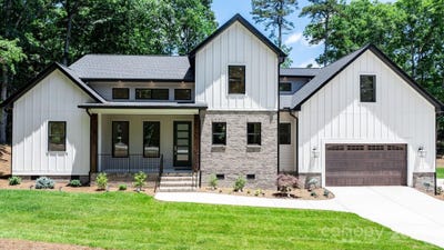 /international/us/111-greens-road-granite-falls-nc-110099864190/