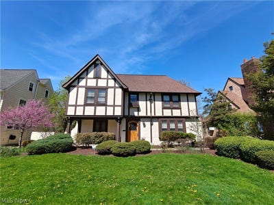 /international/us/18421-lynton-road-shaker-heights-oh-110107727666/