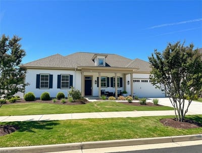 /international/us/2044-charwood-drive-chesapeake-va-110120888630/