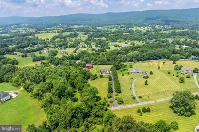 /international/us/14311-pinot-noir-lane-hillsboro-va-110100476516/?lang=zh-tw