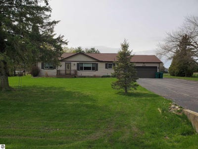 /international/us/4028-stark-drive-west-branch-mi-110107662543/