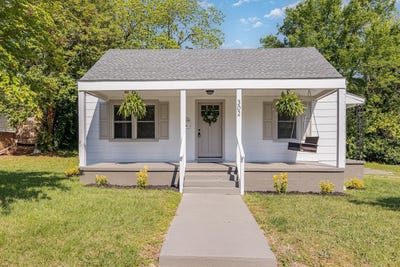 /international/us/302-n-fayetteville-street-clayton-nc-110104930551/