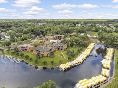 /international/us/5410-three-points-boulevard-mound-mn-110108071759/