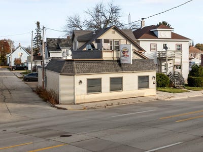 /international/us/1733-1735-calumet-drive-sheboygan-wi-110103725678/