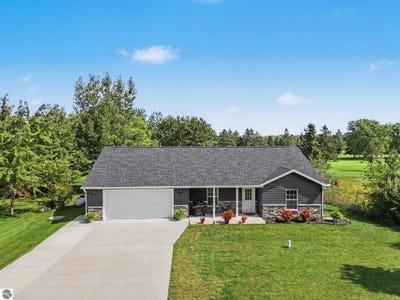 /international/us/1009-par-drive-lake-isabella-mi-110110165558/