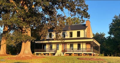 /international/us/923-arthur-minnis-road-hillsborough-nc-110119902495/