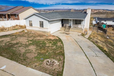 /international/us/4558-w-valley-dr-maeser-ut-110106380896/